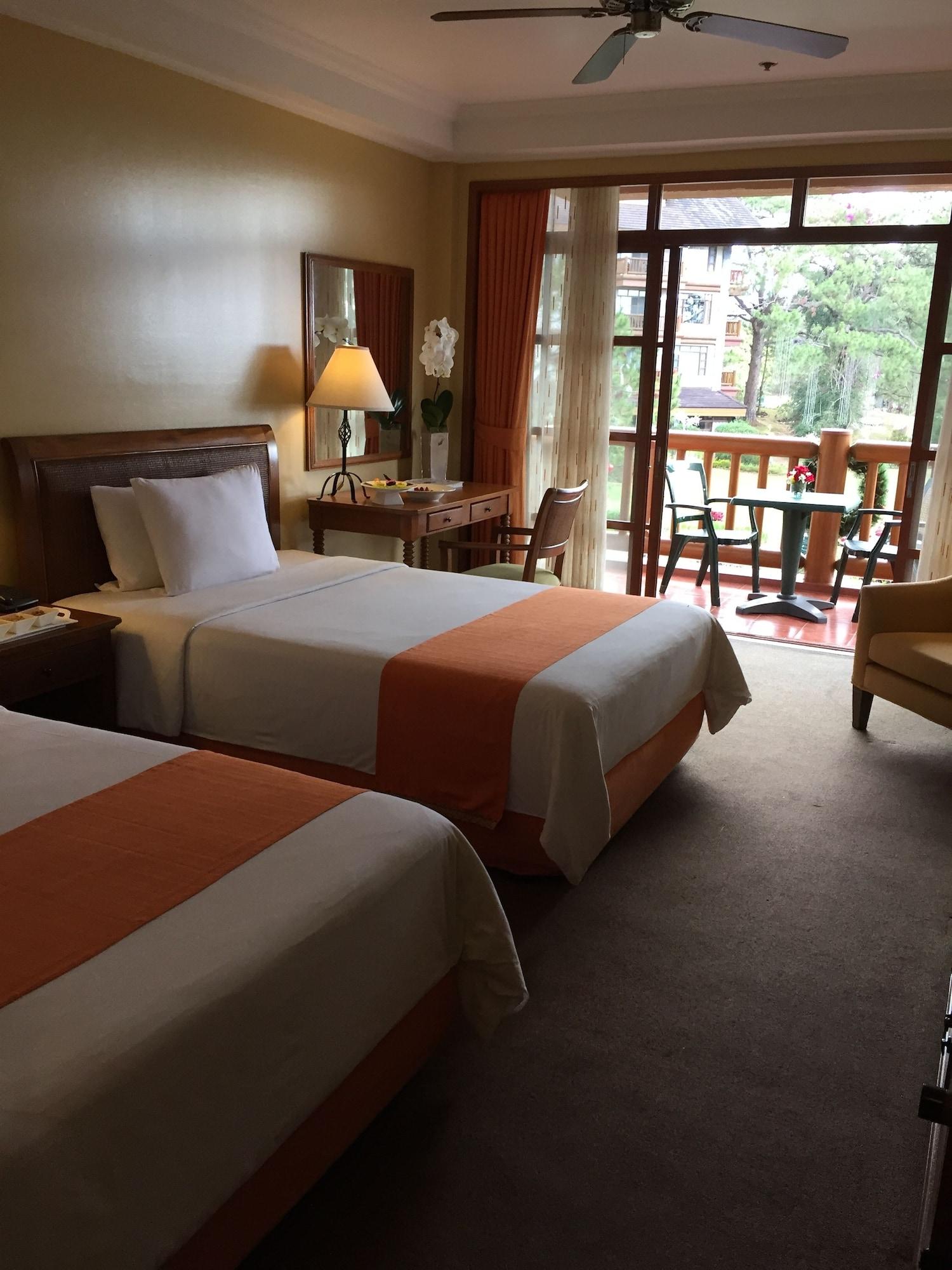 Hotel The Manor At Camp John Hay Baguio City Esterno foto
