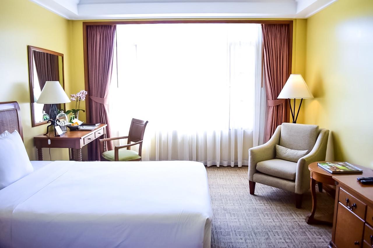 Hotel The Manor At Camp John Hay Baguio City Esterno foto